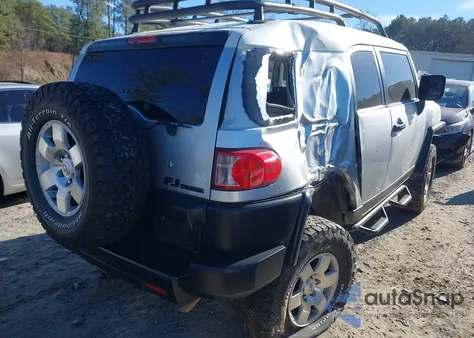 2007 Toyota Fj Cruiser z USA, uszkodzony, nr VIN JTEBU11F970043831